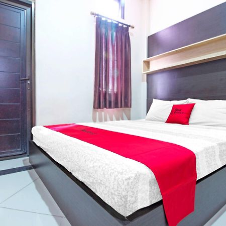 Reddoorz Plus Near Isola Upi Hotel Bandung Bagian luar foto