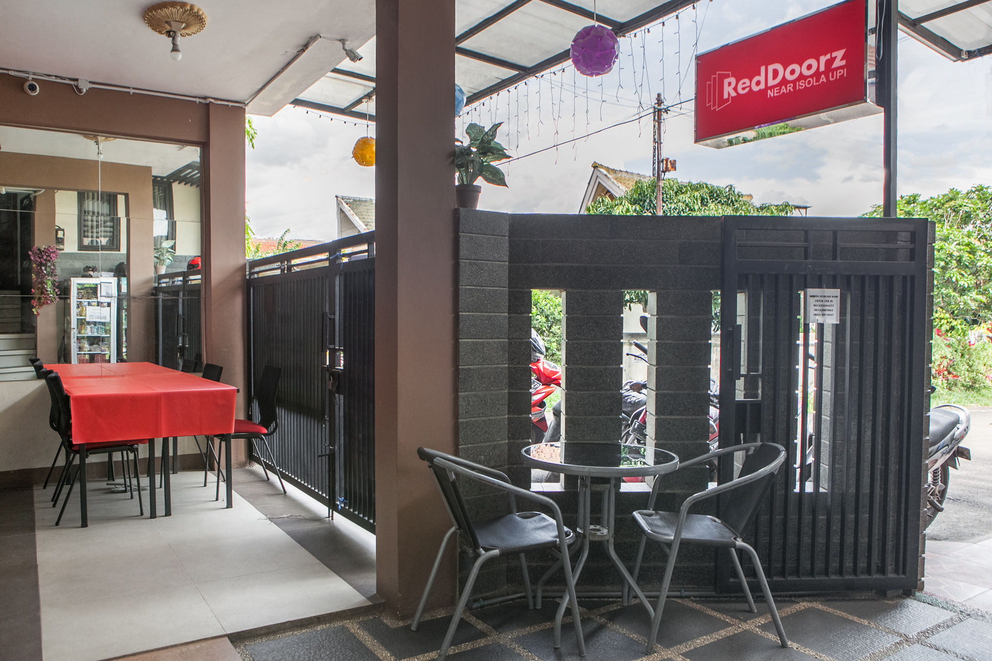 Reddoorz Plus Near Isola Upi Hotel Bandung Bagian luar foto